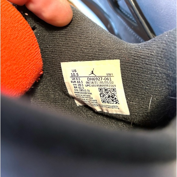 The Air Jordan 4 Retro Infrared DH6927-061 size 10.5 Men main image 5